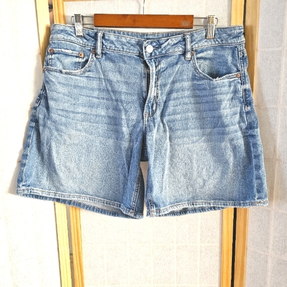 American Eagle Relaxed Fit Shorts